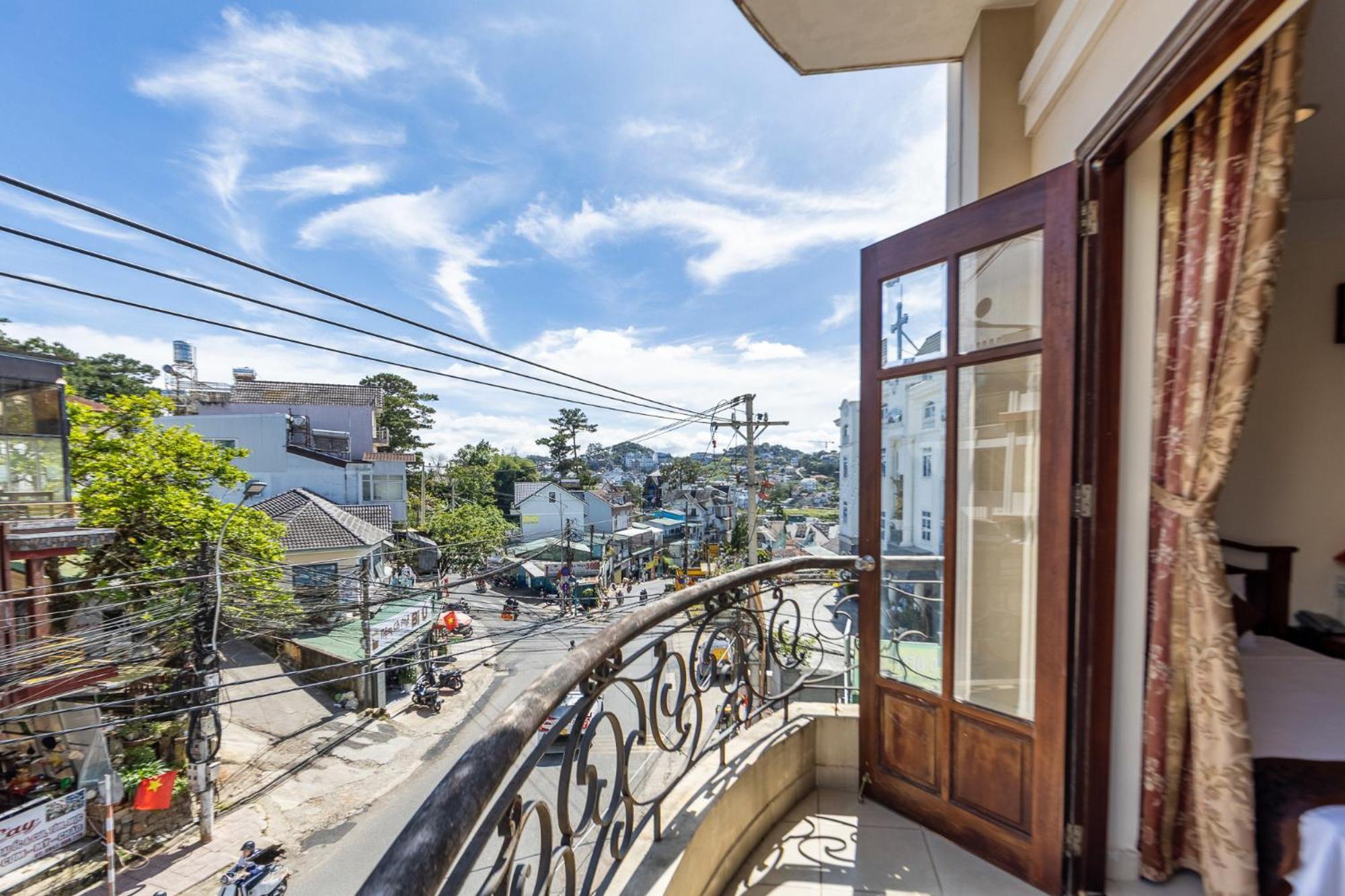 Hung Phong Hotel - Near Dalat Night Market Exteriör bild